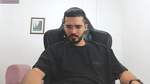 Snapshot of Massimoo_07 chatting on December 3, 2025, 4:39 pm Massimoo 07 online show from December 3, 2025, 4:39 pm