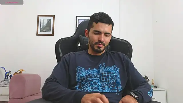 Snapshot of Massimoo_07 chatting on October 6, 2025, 7:36 pm Massimoo 07 online show from October 6, 2025, 7:36 pm