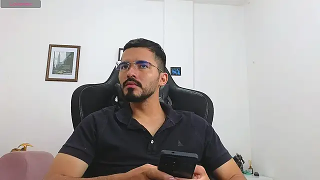 Snapshot of Massimoo_07 chatting on September 30, 2025, 3:18 pm Massimoo 07 online show from September 30, 2025, 3:18 pm