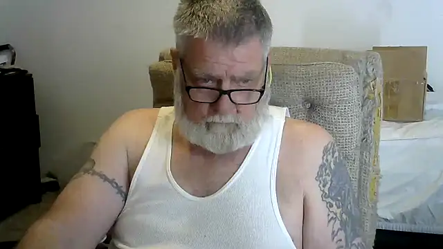 Snapshot of viejo_oso chatting on March 1, 2026, 10:43 pm viejo oso online show from March 1, 2026, 10:43 pm