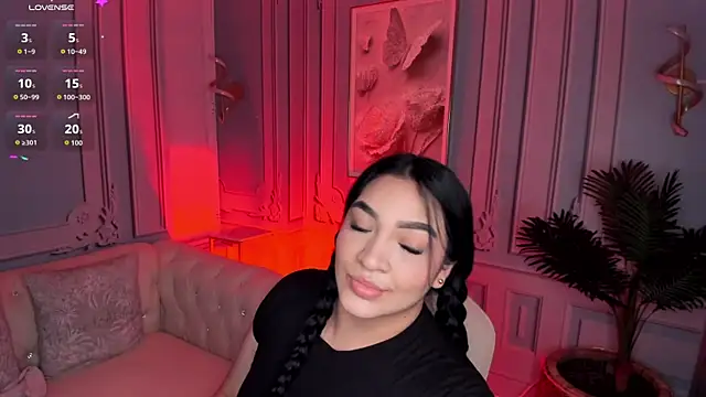 stefany duque1  online show from January 10, 2026, 2:51 am