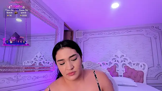 stefany duque1  online show from February 21, 2025, 6:07 am