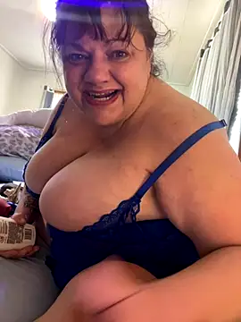 Snapshot of Luciouslouise72@xh chatting on October 3, 2025, 9:27 pm Luciouslouise72xh online show from October 3, 2025, 9:27 pm