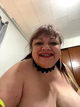 Snapshot of Luciouslouise72@xh chatting on September 10, 2025, 6:23 am Luciouslouise72xh online show from September 10, 2025, 6:23 am