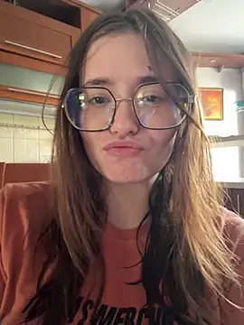 Snapshot of Sabrina_shells chatting on June 10, 2026, 9:54 am Sabrina shells online show from June 10, 2026, 9:54 am
