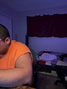 cloudy couple444 online show from January 3, 2025, 11:56 am