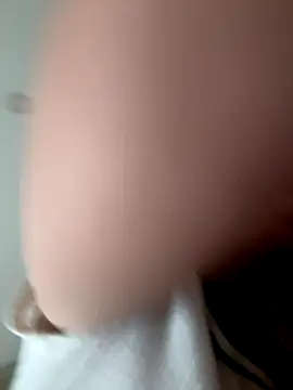 AndreaMood online show from November 7, 2025, 1:54 am