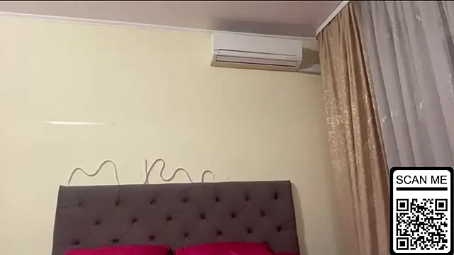 Snapshot of Dreamyblushfairy chatting on October 21, 2025, 5:34 pm Dreamyblushfairy online show from October 21, 2025, 5:34 pm