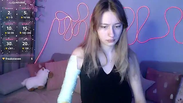 Haley Vixen online show from December 22, 2025, 9:20 am