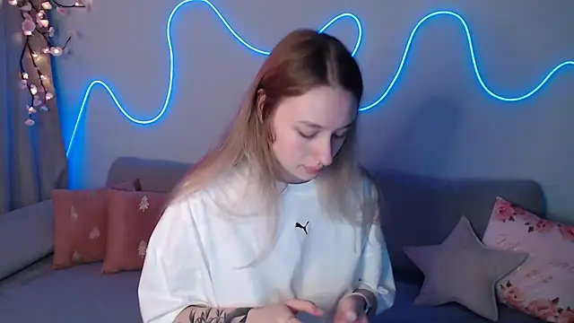 Snapshot of Haley_Vixen chatting on November 8, 2025, 9:02 am Haley Vixen online show from November 8, 2025, 9:02 am