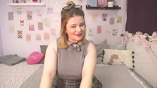 TessPleasure online show from February 3, 2025, 4:57 am