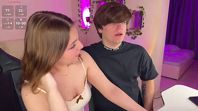 RobertAndLinela online show from December 14, 2025, 5:35 am