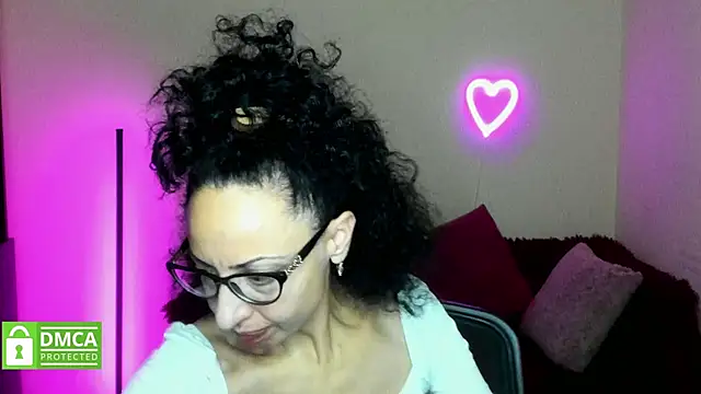 Arianasweety23 online show from October 19, 2025, 5:26 pm