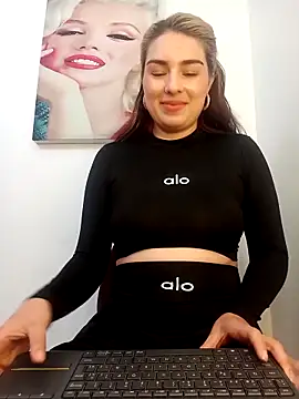 Snapshot of VictoriaMolina chatting on September 20, 2025, 1:32 am VictoriaMolina online show from September 20, 2025, 1:32 am