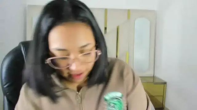 IsabellRodriguez18 online show from November 12, 2025, 3:10 am