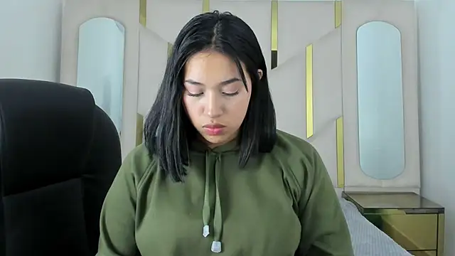 IsabellRodriguez18 online show from September 15, 2025, 2:56 am