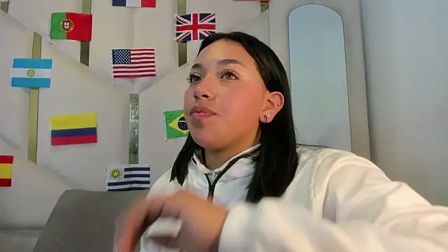 IsabellRodriguez18 online show from June 14, 2026, 4:35 am