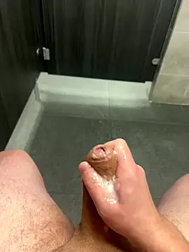 Snapshot of 22TT2295 chatting on December 15, 2025, 7:47 am 22TT2295 online show from December 15, 2025, 7:47 am