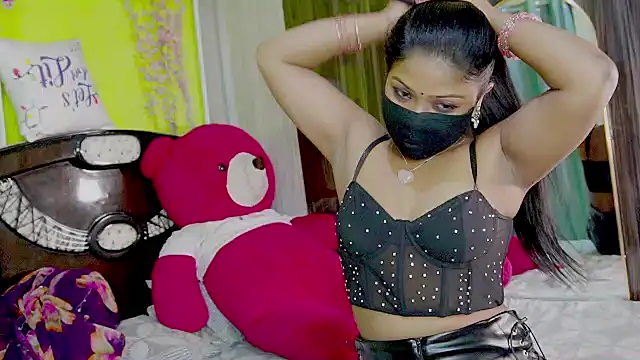 sexyhoney27 online show from April 8, 2026, 8:32 pm