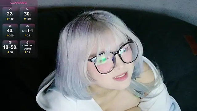 Snapshot of Yu_UwU_ chatting on October 30, 2025, 1:20 pm Yu UwU online show from October 30, 2025, 1:20 pm