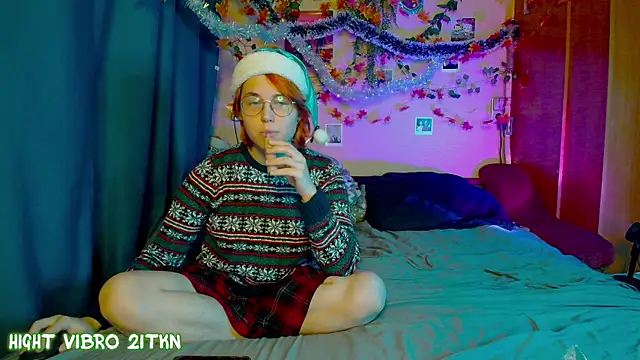 Snapshot of TrickyKitsune chatting on December 21, 2025, 2:08 pm TrickyKitsune online show from December 21, 2025, 2:08 pm