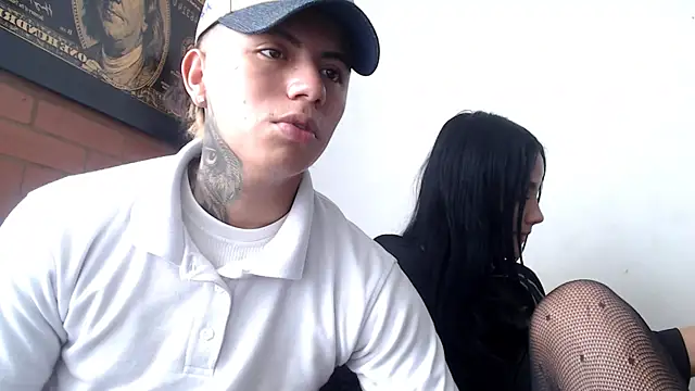 Snapshot of Thiago_x_Sahara chatting on January 5, 2025, 6:02 pm Thiago x Sahara online show from January 5, 2025, 6:02 pm