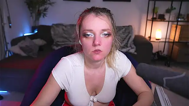 Magnetic Amy online show from February 17, 2025, 1:55 pm