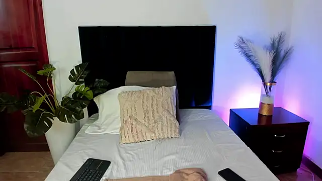 CelesteJoyy online show from February 7, 2025, 6:13 pm