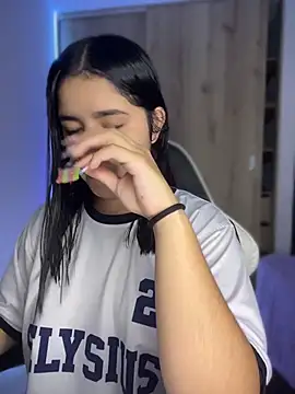 pretty angela1 online show from April 14, 2026, 3:11 am