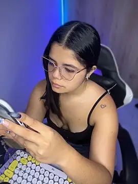 Snapshot of pretty_angela1 chatting on May 13, 2026, 10:17 pm pretty angela1 online show from May 13, 2026, 10:17 pm