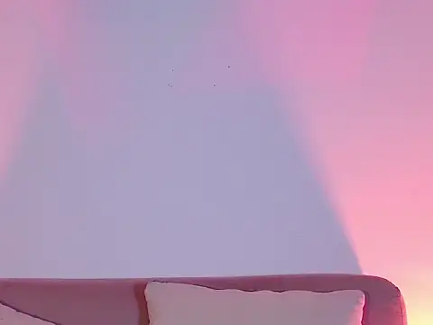 EmiF26 online show from April 7, 2026, 10:44 pm