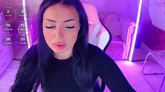 Snapshot of evanew_ chatting on October 12, 2025, 5:47 pm evanew online show from October 12, 2025, 5:47 pm