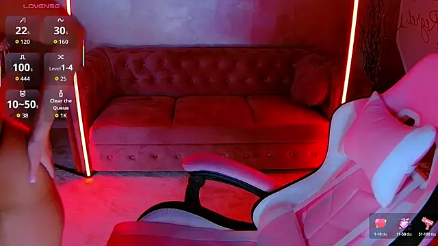 Snapshot of evanew_ chatting on December 2, 2025, 4:03 am evanew online show from December 2, 2025, 4:03 am