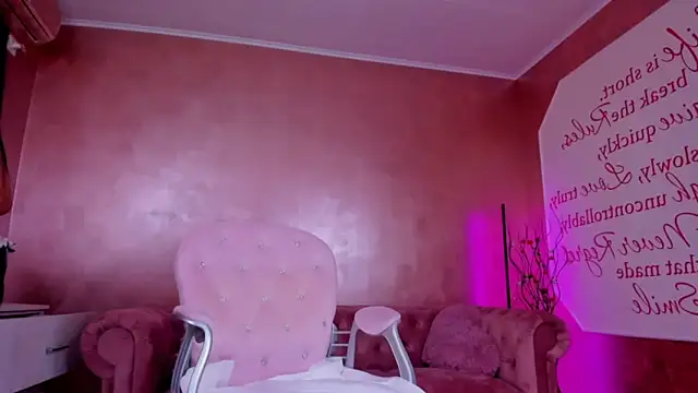 Snapshot of evanew_ chatting on March 14, 2025, 9:32 pm evanew online show from March 14, 2025, 9:32 pm