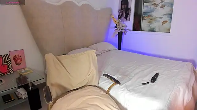 rachaeldeckard   online show from April 26, 2026, 3:04 am