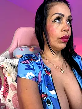 Snapshot of KarolRubi1 chatting on September 30, 2025, 10:05 pm KarolRubi1 online show from September 30, 2025, 10:05 pm