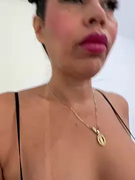 Snapshot of KarolRubi1 chatting on March 2, 2025, 3:41 pm KarolRubi1 online show from March 2, 2025, 3:41 pm