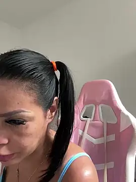 Snapshot of KarolRubi1 chatting on March 8, 2025, 5:33 pm KarolRubi1 online show from March 8, 2025, 5:33 pm