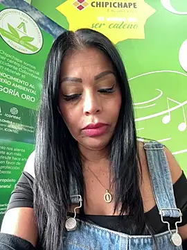 Snapshot of KarolRubi1 chatting on March 17, 2025, 3:29 pm KarolRubi1 online show from March 17, 2025, 3:29 pm