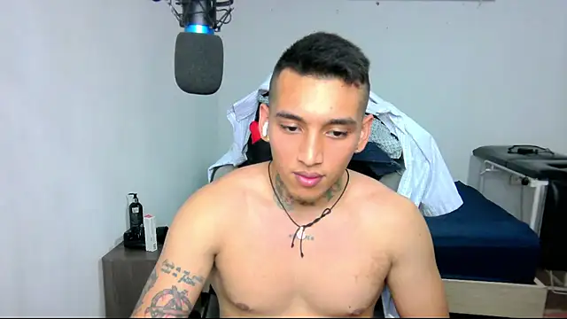 Snapshot of David_Adams2003 chatting on January 13, 2025, 10:13 pm David Adams2003 online show from January 13, 2025, 10:13 pm