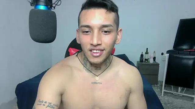 Snapshot of David_Adams2003 chatting on February 26, 2025, 11:09 pm David Adams2003 online show from February 26, 2025, 11:09 pm