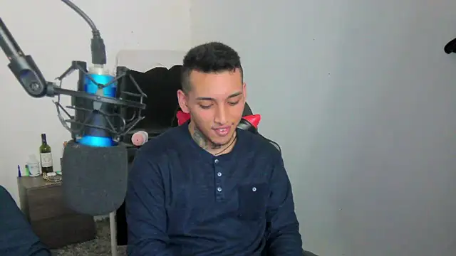 Snapshot of David_Adams2003 chatting on February 25, 2025, 6:12 pm David Adams2003 online show from February 25, 2025, 6:12 pm