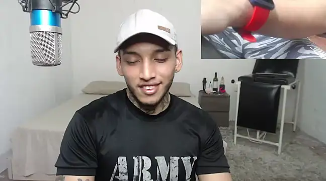 Snapshot of David_Adams2003 chatting on March 11, 2025, 6:19 pm David Adams2003 online show from March 11, 2025, 6:19 pm