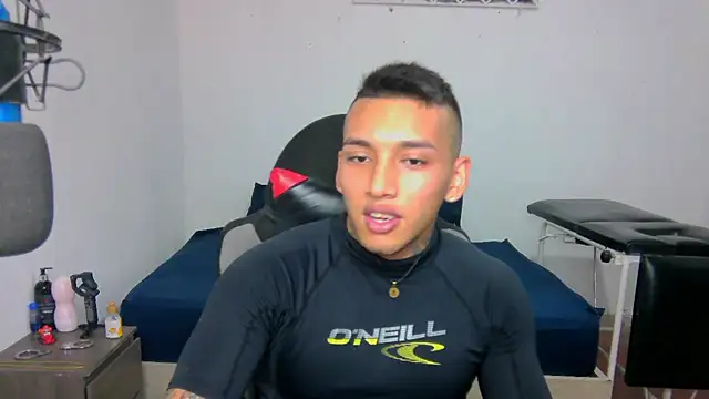 Snapshot of David_Adams2003 chatting on January 23, 2025, 3:32 pm David Adams2003 online show from January 23, 2025, 3:32 pm