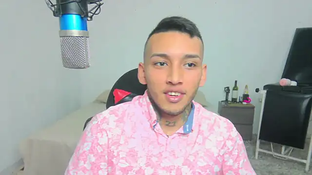 Snapshot of David_Adams2003 chatting on March 2, 2025, 3:41 pm David Adams2003 online show from March 2, 2025, 3:41 pm