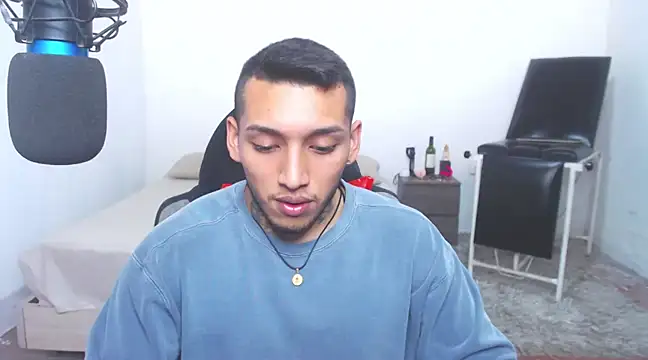 Snapshot of David_Adams2003 chatting on March 9, 2025, 1:48 pm David Adams2003 online show from March 9, 2025, 1:48 pm