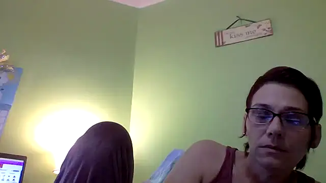 TheOneNOnlyHalfPint online show from February 8, 2025, 8:42 pm