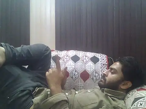 indihotguy online show from November 12, 2025, 8:51 am