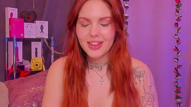 Snapshot of AliceOfWonders chatting on March 19, 2025, 7:40 am AliceOfWonders online show from March 19, 2025, 7:40 am