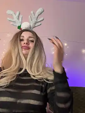 Snapshot of Sofia_Myr chatting on December 25, 2024, 4:00 pm Sofia Myr online show from December 25, 2024, 4:00 pm